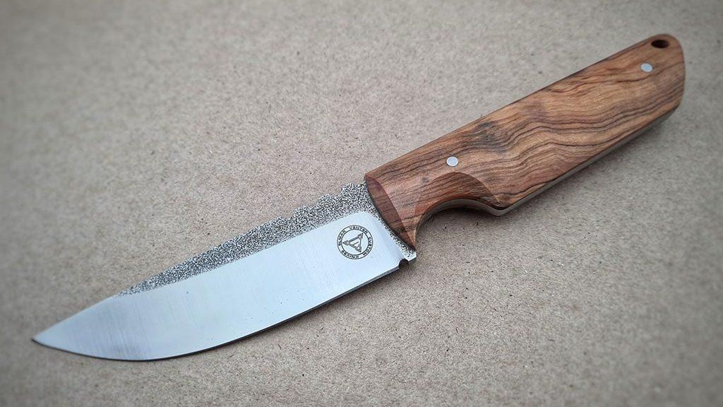 African olive knife handle by Elmar Venter